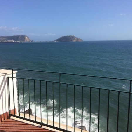 The Reef House Bed & Breakfast Pozzuoli Bagian luar foto
