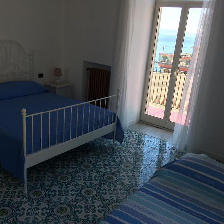 The Reef House Bed & Breakfast Pozzuoli Bagian luar foto