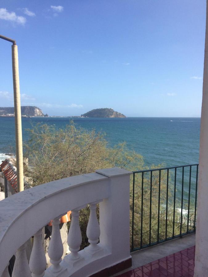 The Reef House Bed & Breakfast Pozzuoli Bagian luar foto