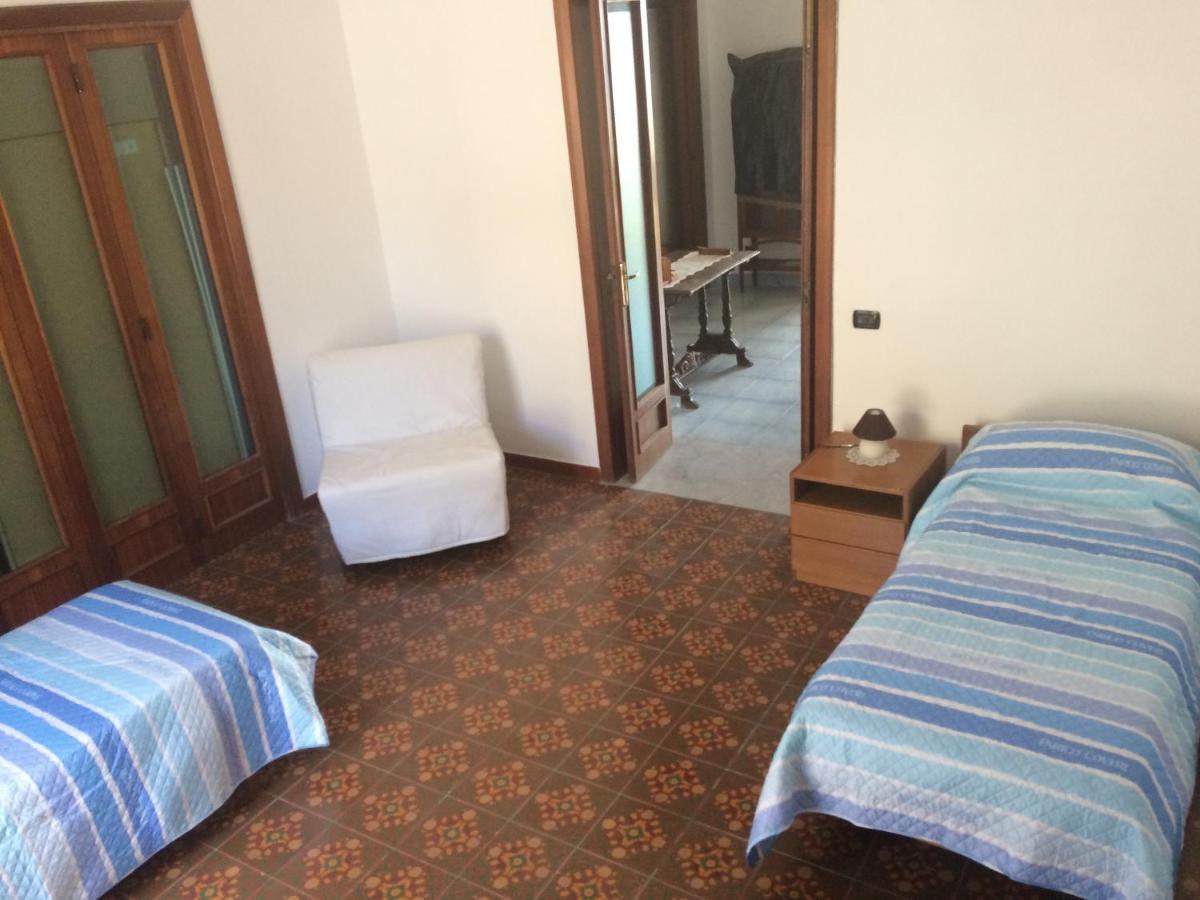 The Reef House Bed & Breakfast Pozzuoli Bagian luar foto